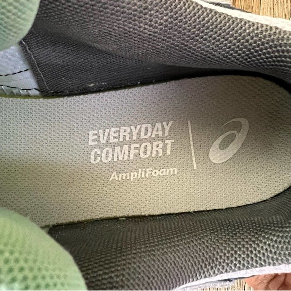 Champion Women’s Running Sneakers - Picture 9 of 9